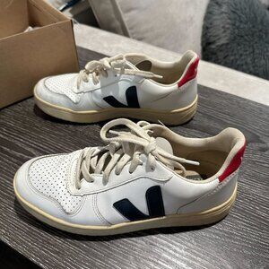 Veja V-10 US Size 8